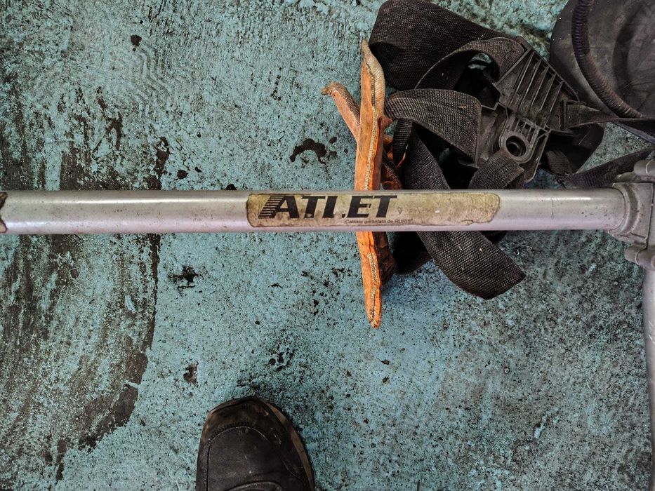 Motocoasa / trimer atlet  200 lei