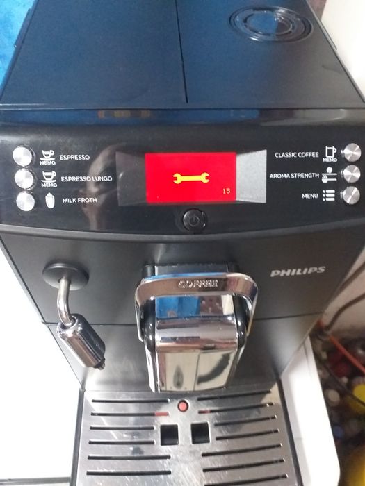 Vand aparat PHilips. De reparat sau de piese nu stau de el.apare cheia