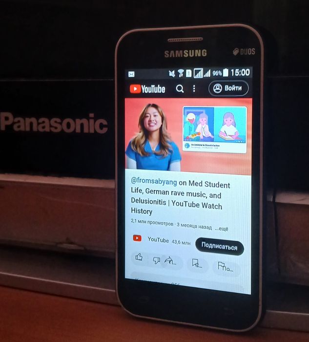 Телефон  на запчасти,работает