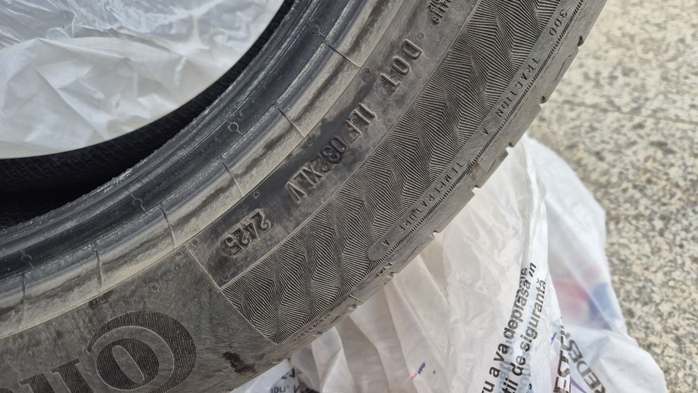 anvelope de vara 235/50 R19 99v Continental