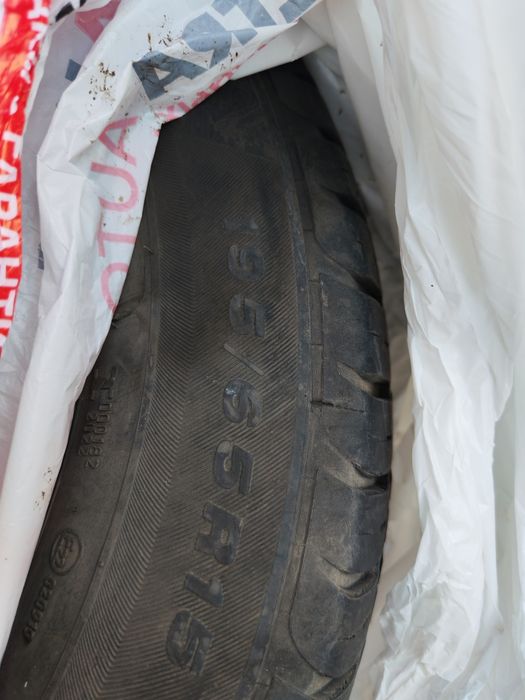 Продам шины б/у  195/65R15