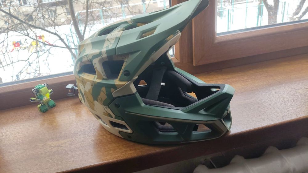 Велосипедный фуллфейс шлем (MTB / Downhill / Enduro), размер M