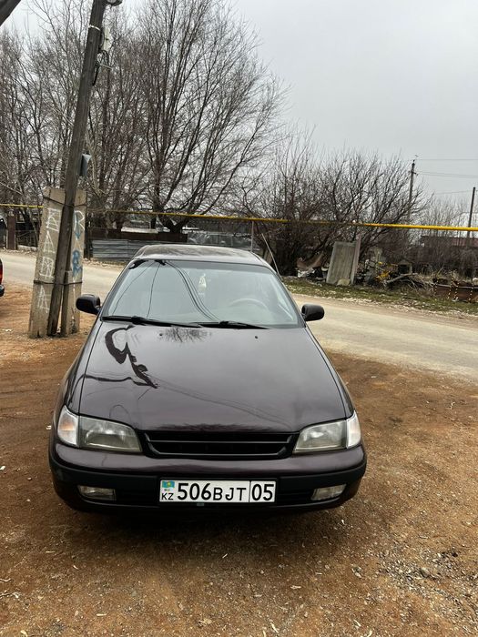 Продам Тойота Карина е