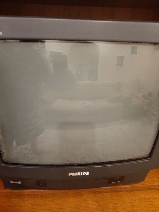 Телевизор Philips в рабочем состоянии