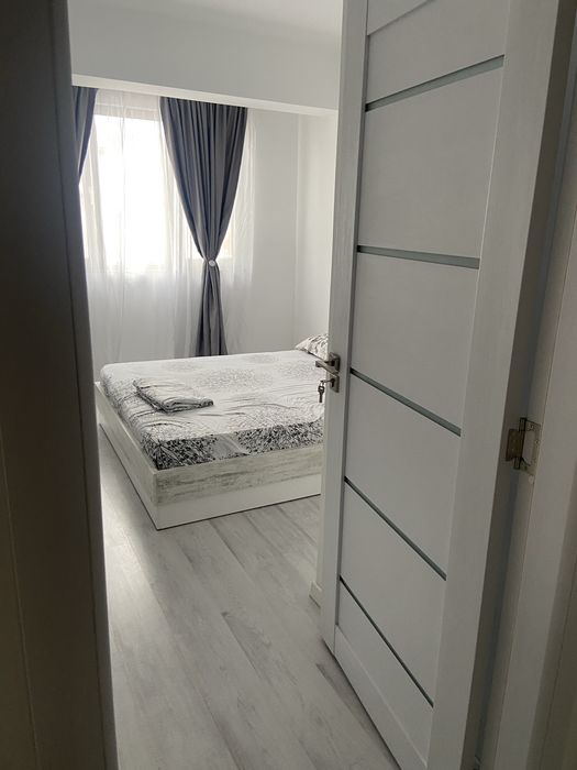 Inchiriez apartament 2 camere 100 mo bloc nou