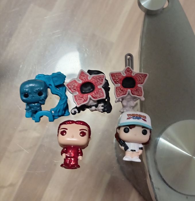 Schimb figurine funko stranger things
