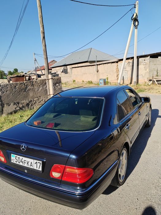 Мерседес Бенз Е320