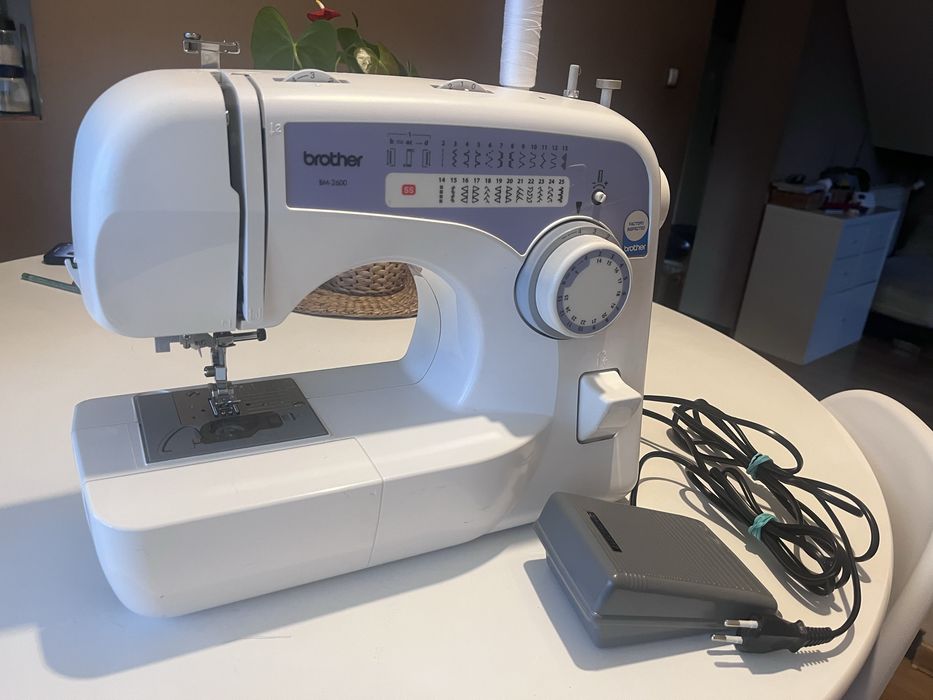 Домашна шевна машина Brodther BM 2600 в отлично състояние
