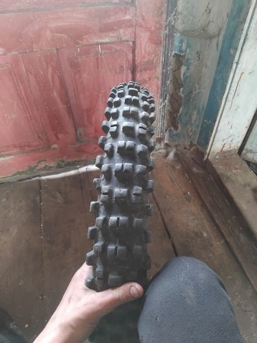 Vând cauciuc cross pe 21