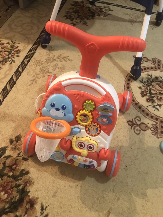 Ходунок для первых шагов