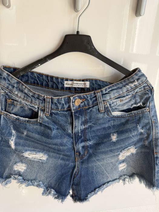 Pantaloni scurti de blugi Stradivarius