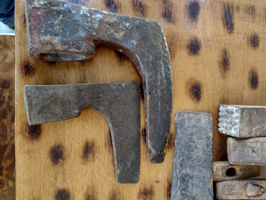 Брадва тупор ...