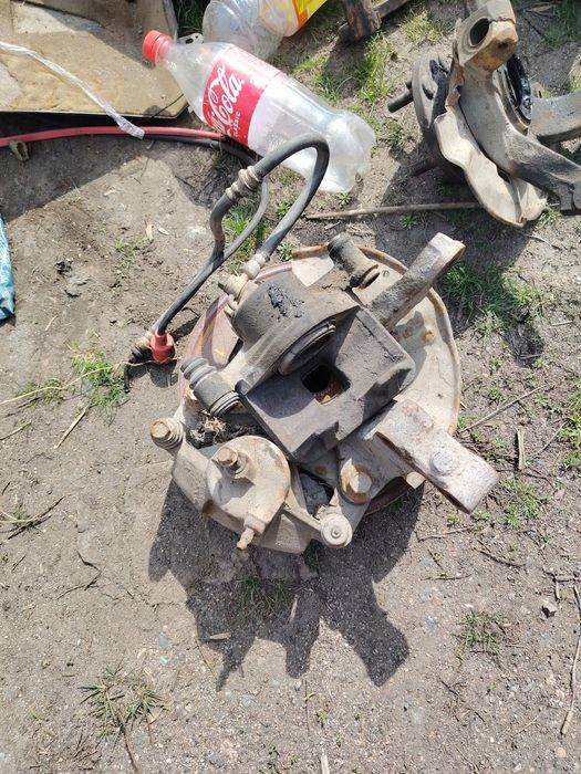 Мазда 626 ступица суппорт в зборе