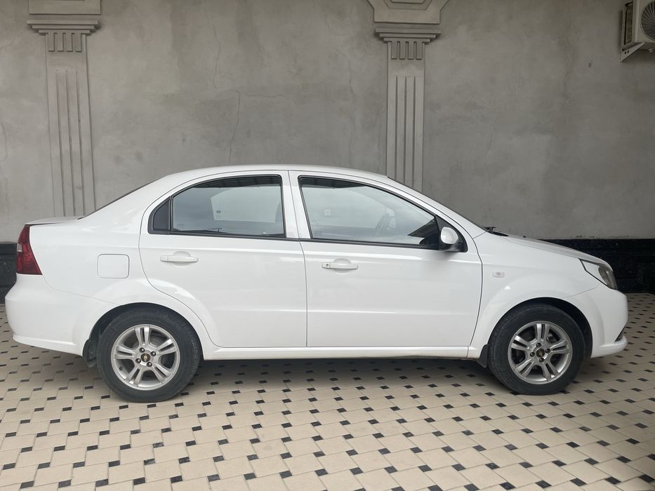 Nexia 3, oq, 4 pozitsiya sotiladi