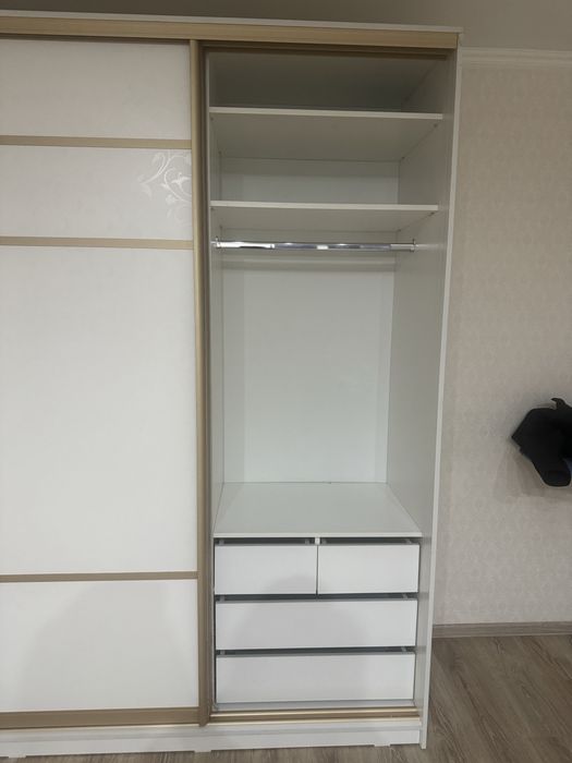 Продам плательный шкаф