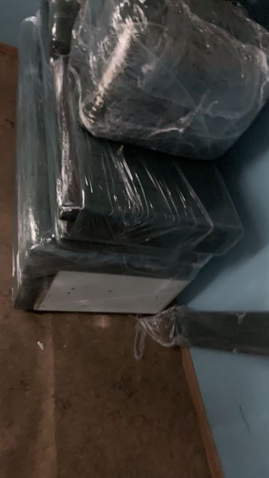 Продаю диван почти новый