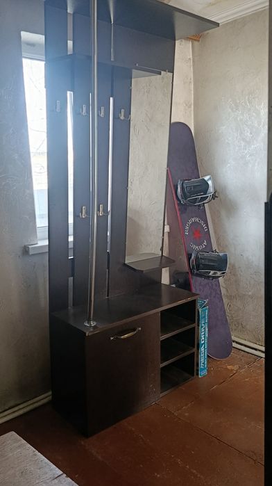 Продам прихожую вешалку