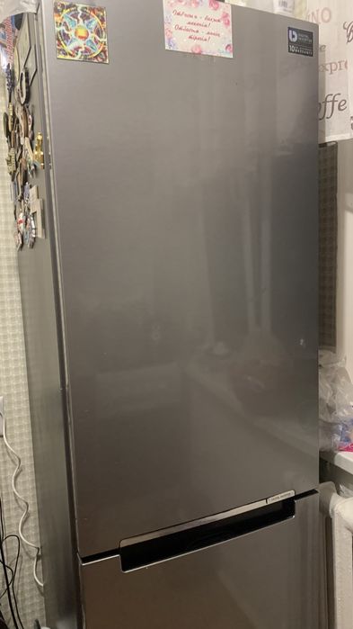 Холодильник Samsung