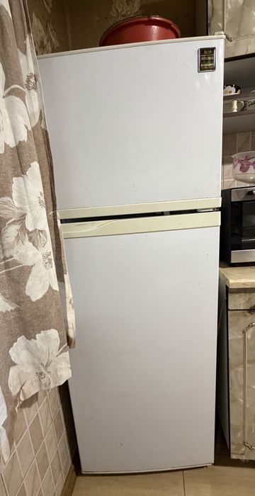 Продам холодильник