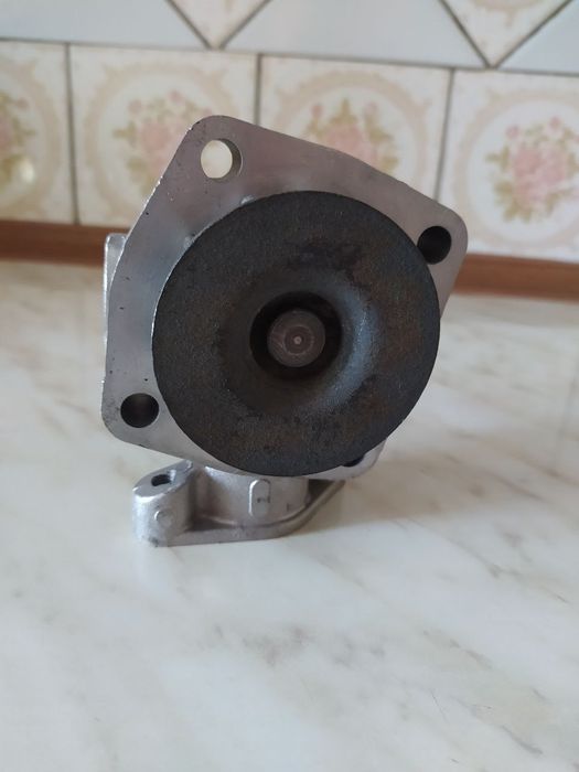 Помпа насос водяная