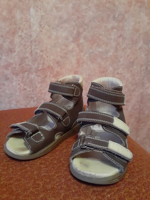 Сандали ортопедические.