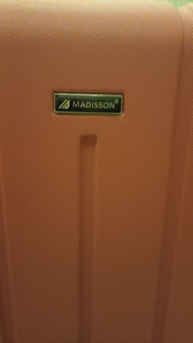 СРОЧНО  продается Чемодан.