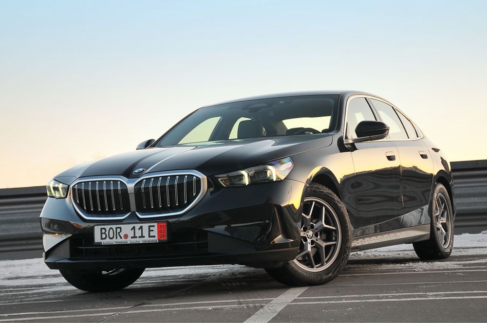 BMW 520i 208cp G60 2024 GARANTIE2027/ACC+LineAsist/HeadUp/360”/60000km