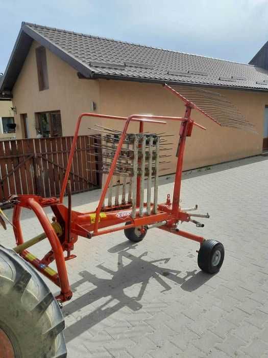 Greblă de adunat fan Kuhn