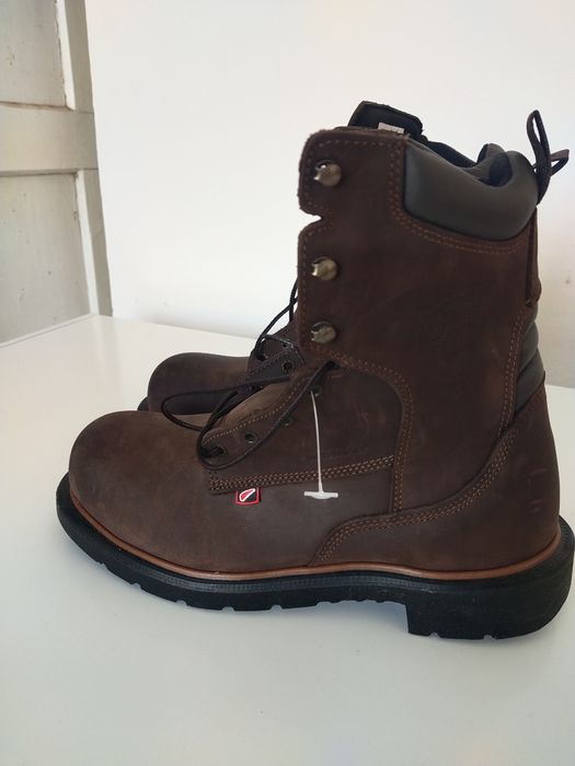 Продается абсолютно новый ботинка Red wings