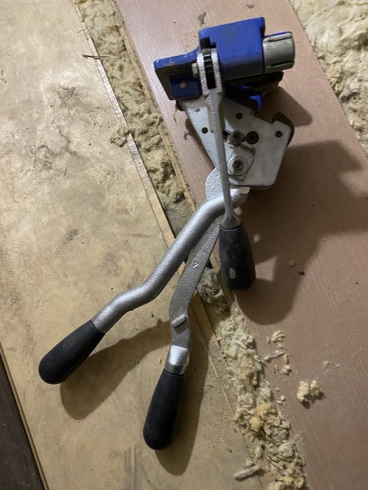 Комбинированное устройство для стреппинг лент ПП Н-42