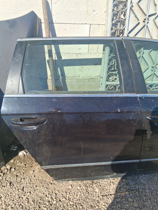 Vând uși de Volkswagen Passat B6