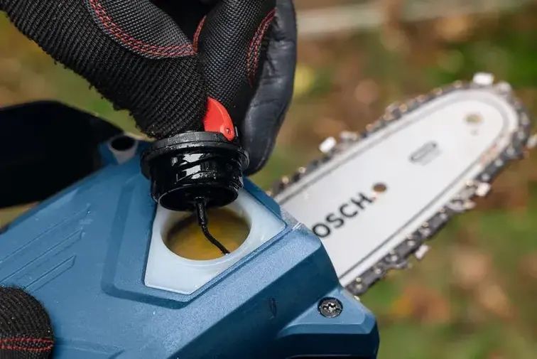 ПРОМОЦИЯ! Акумулаторна резачка за дърва GKE 18V-15 Solo Bosch