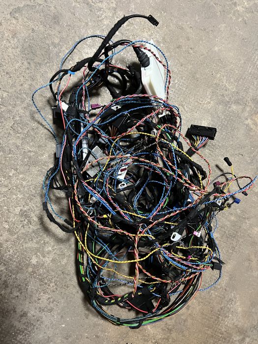 Instalatie electrica sistem audio logic7 harman kardon bmw e90 e91 e92