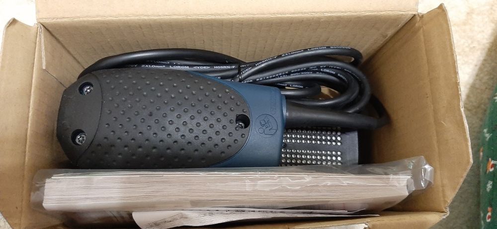 Продам шлифмашинку BOSH новая