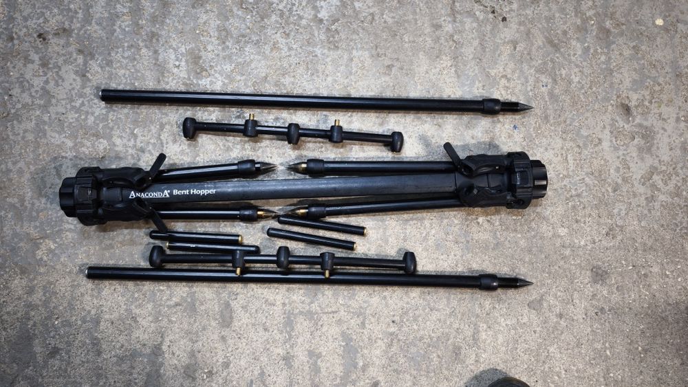Продавам шаранджийска стойка Anaconda Bent Hopper за 3 въдици