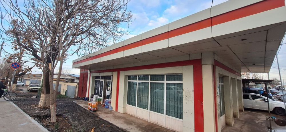 Sirdaryo shaharda 85kvm 2 xonalik dokon sotiladi