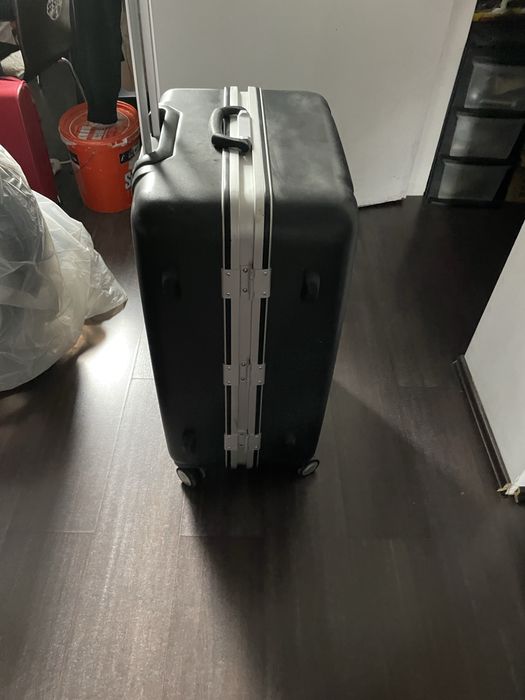 Geamantan,/ Geanta mare de cala nou