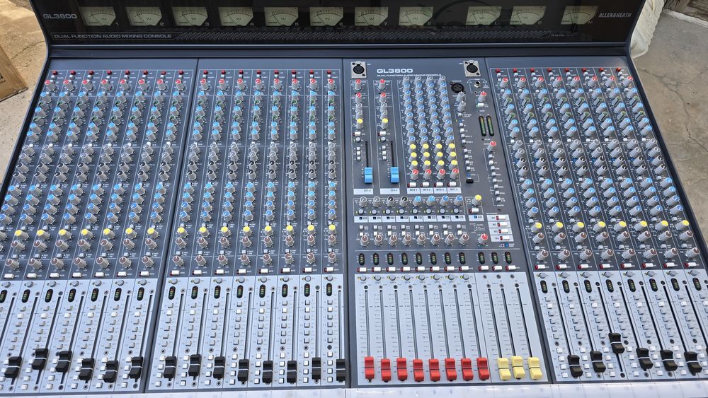 Микшерный пульт Англия