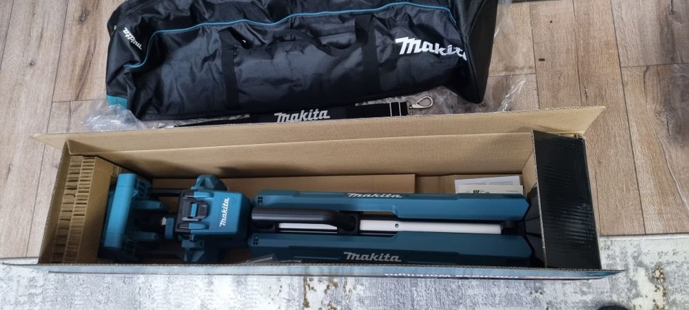Мачта( фонарь) MAKITA