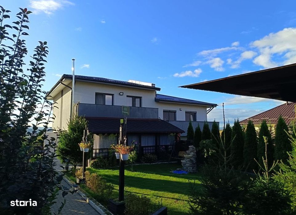 Duplex 4 camere intre Iasi si Miroslava,403mp teren,mobilat Cod:158876