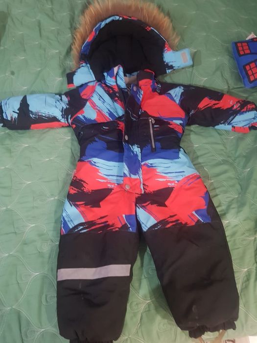 Продам детский комбинезон зимний
