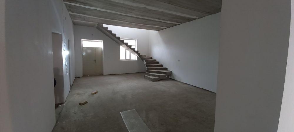 Ховли жой сотилади