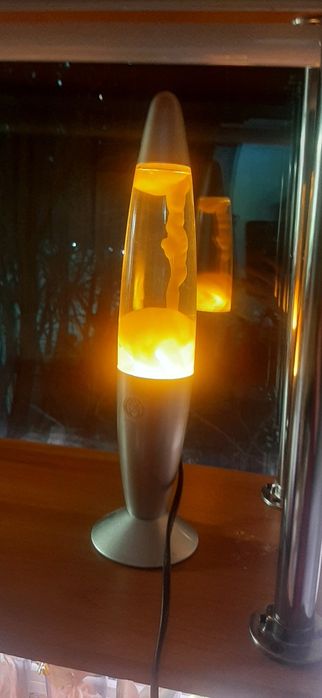 Продаю лава лампу