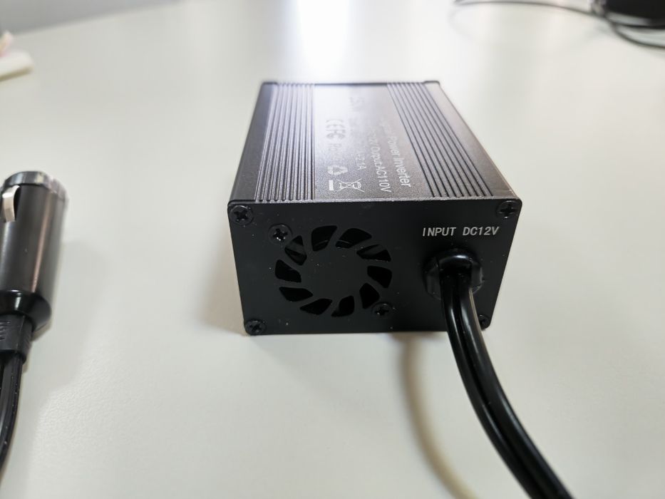 Инвертор за кола 12 към 110v