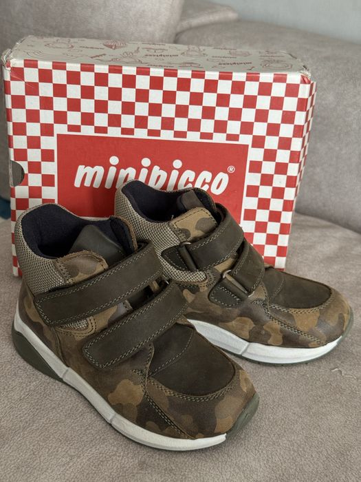 Детские ботинки