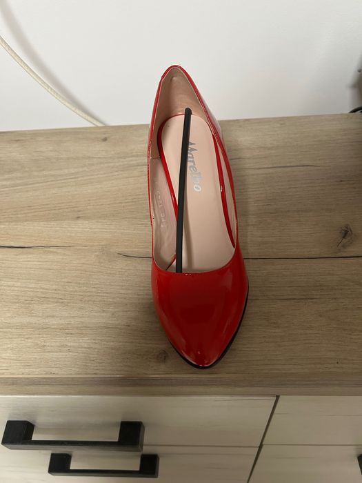 Pantofi roșii pentru Crăciun