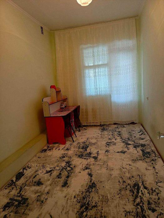 3-х комнатная,12 квартал Учтепа, банковская- 100м2