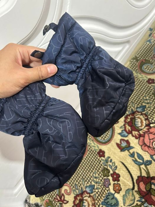 Продается зимний комбинезон для малыша