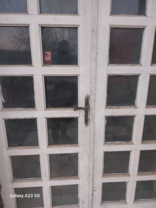 Usi din lemn masiv stejar