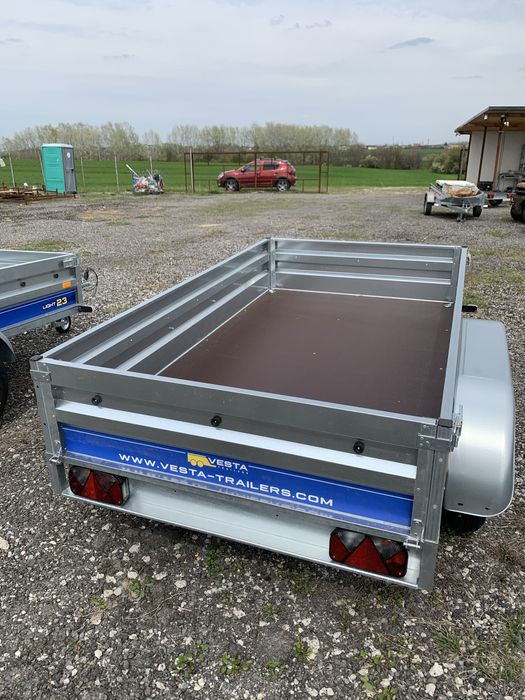 Remorcă 750 kg 2 Axe Vesta Trailers 232x131x38 cm